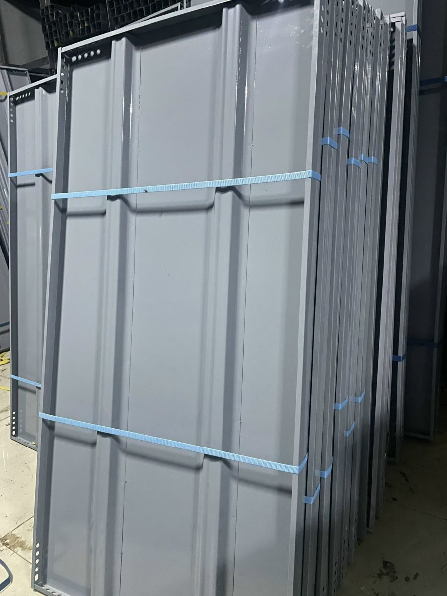 kệ thép v lỗ đa năng 60 x 1m50